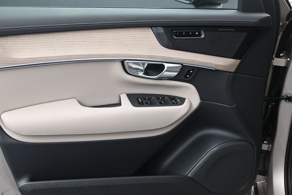 2026 Volvo XC90 B6 Ultra