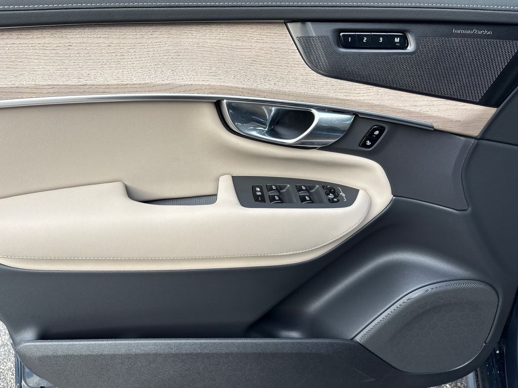 2026 Volvo XC90 B6 Plus 7-Seater