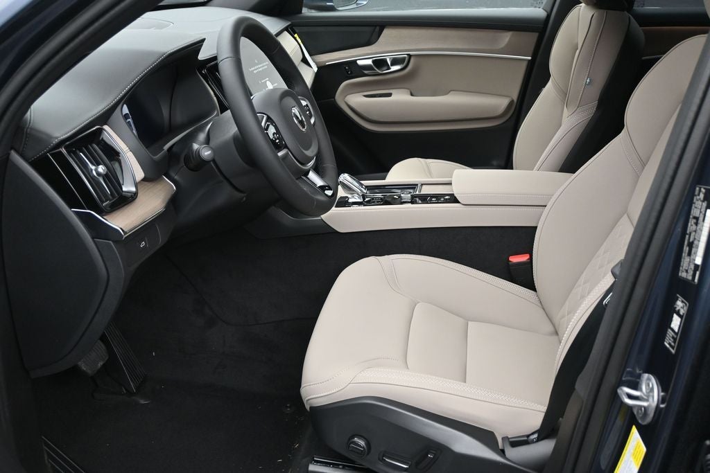 2026 Volvo XC90 B6 Plus 7-Seater