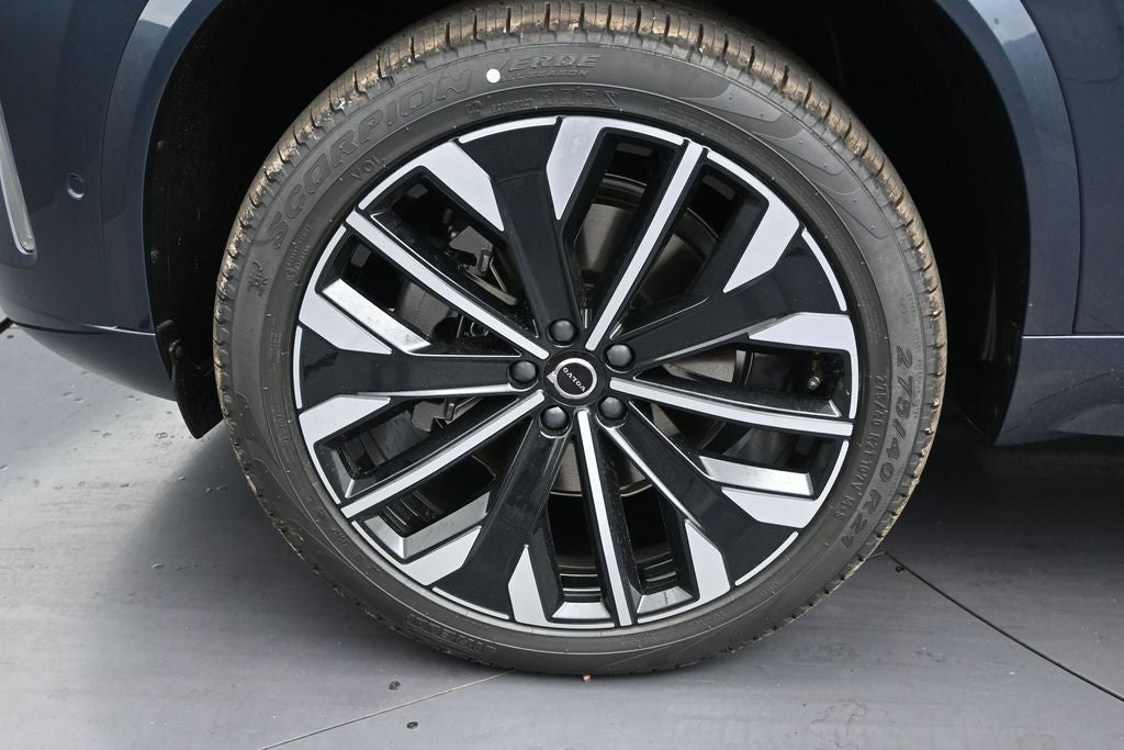 2026 Volvo XC90 B6 Plus 7-Seater