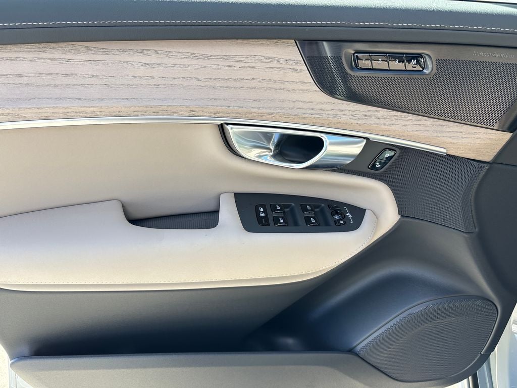 2026 Volvo XC90 B6 Plus 7-Seater