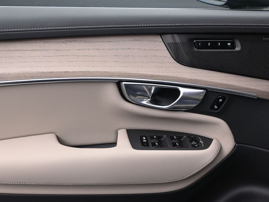 2026 Volvo XC90 B6 Plus 7-Seater