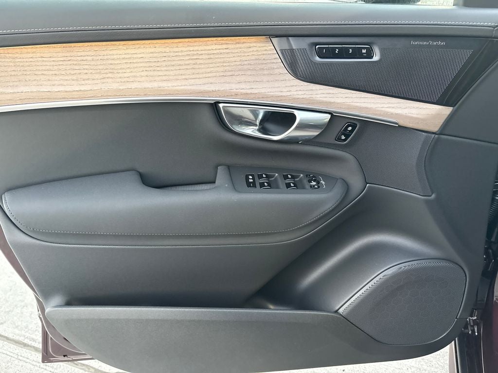 2026 Volvo XC90 B6 Plus 7-Seater