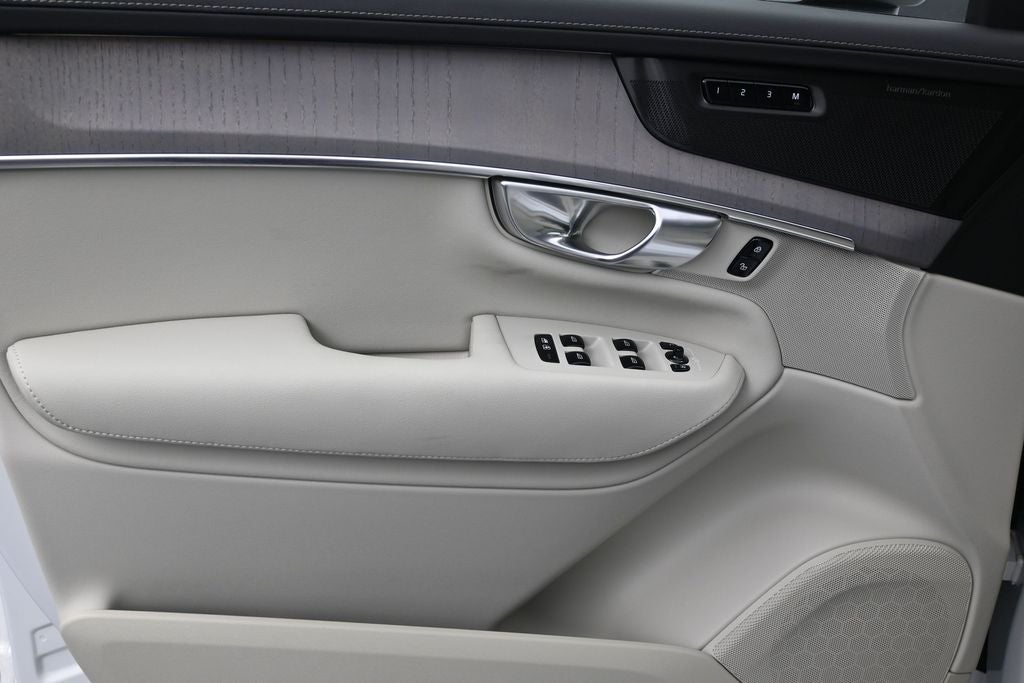 2026 Volvo XC90 B6 Ultra