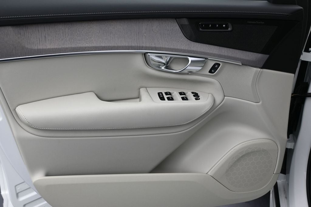 2026 Volvo XC90 B6 Ultra