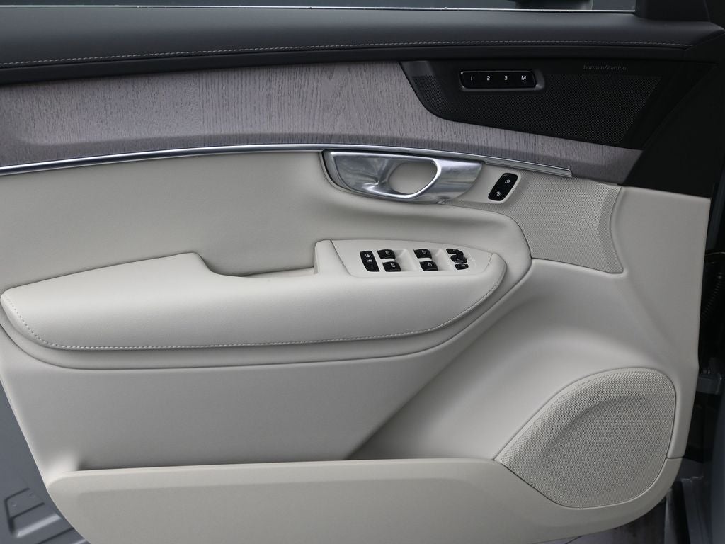 2026 Volvo XC90 B6 Ultra