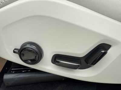 2025 Volvo XC90 B6 Ultra