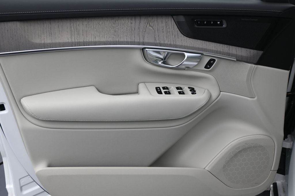 2026 Volvo XC90 B6 Ultra