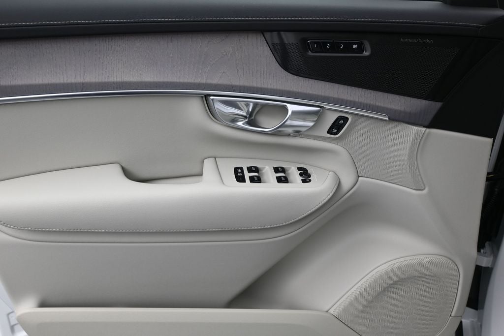 2026 Volvo XC90 B6 Ultra