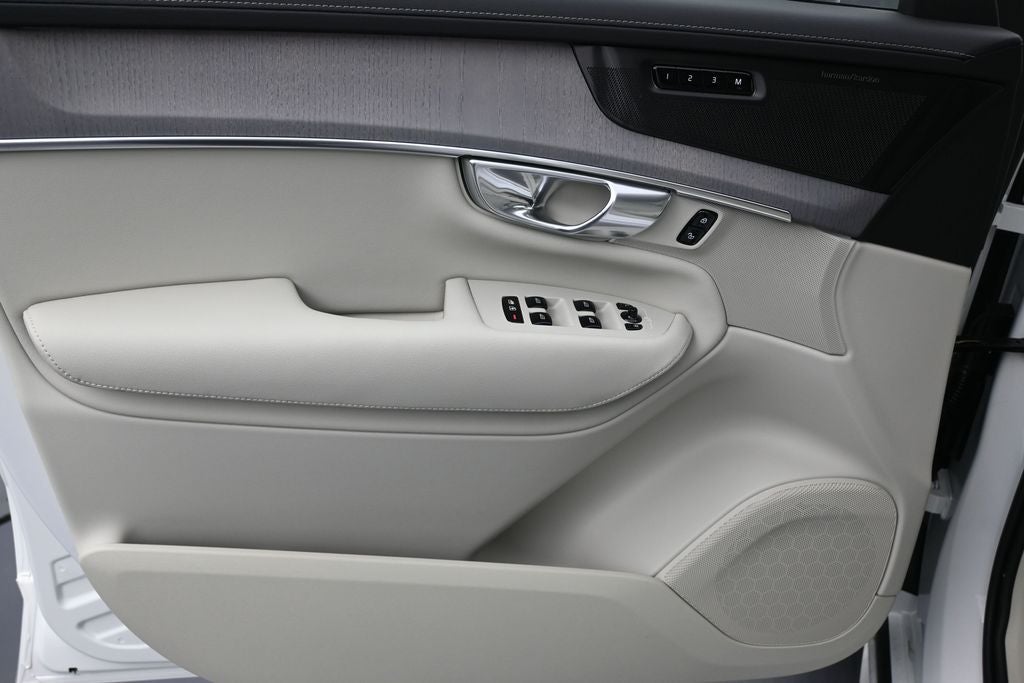 2026 Volvo XC90 B6 Ultra