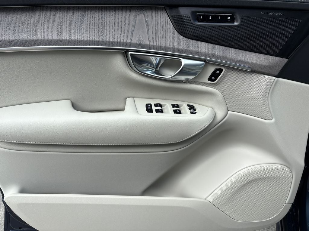 2026 Volvo XC90 B6 Ultra