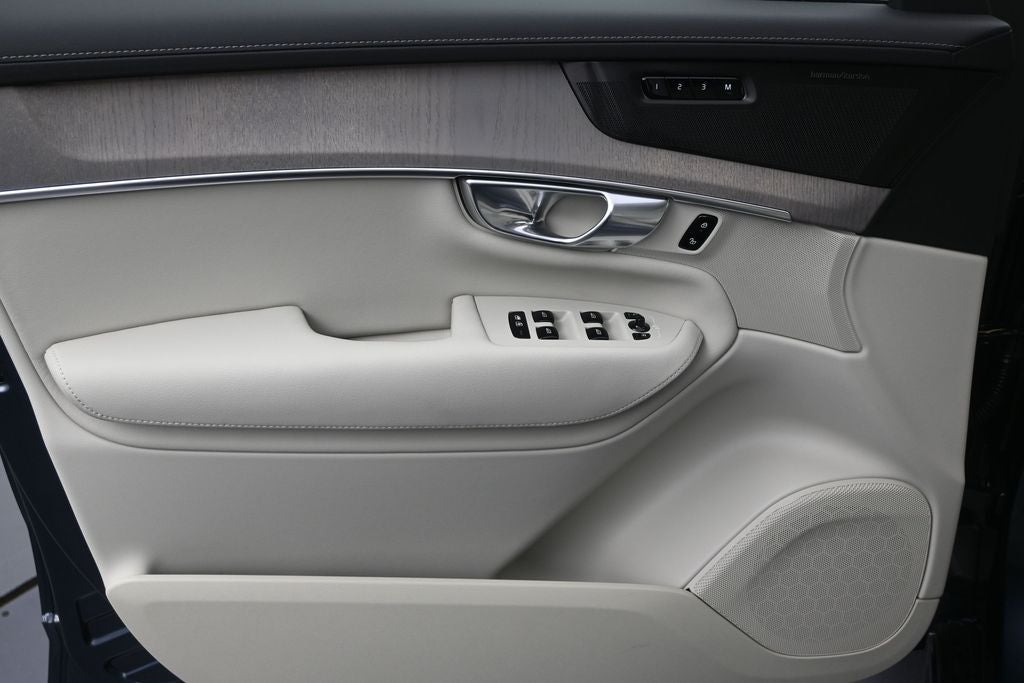 2026 Volvo XC90 B6 Ultra