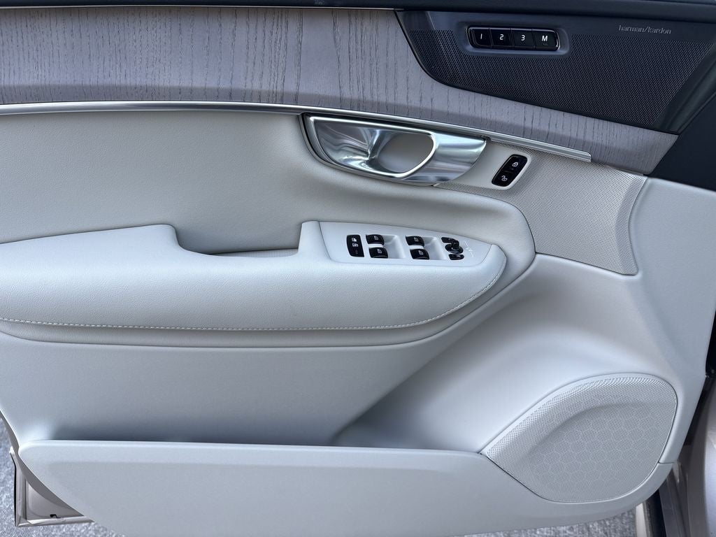 2026 Volvo XC90 B6 Ultra