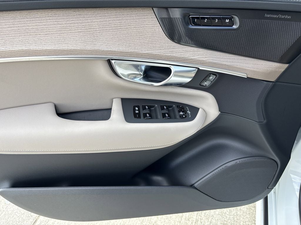 2026 Volvo XC90 B6 Ultra