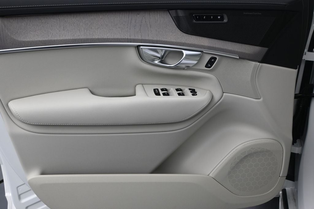 2026 Volvo XC90 B6 Ultra