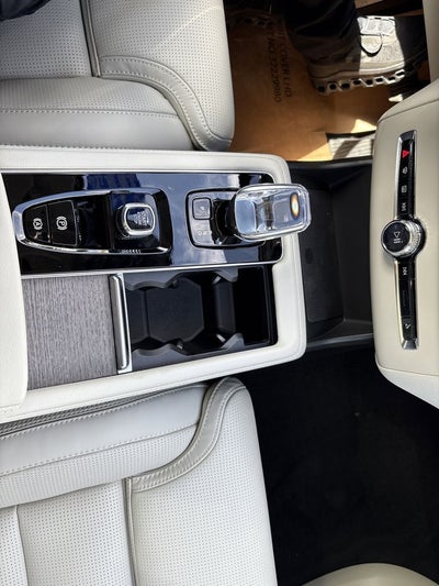 2026 Volvo XC90 B6 Ultra