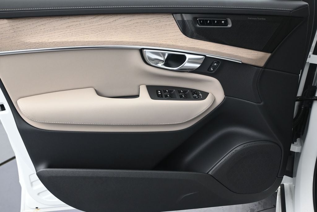 2026 Volvo XC90 B6 Ultra