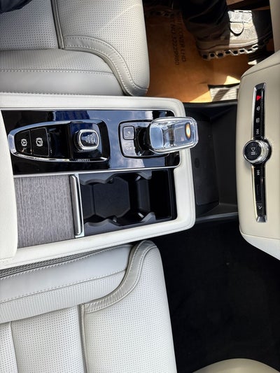2026 Volvo XC90 B6 Ultra