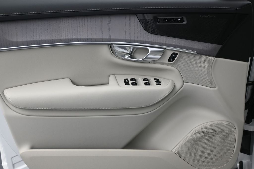 2026 Volvo XC90 B6 Ultra