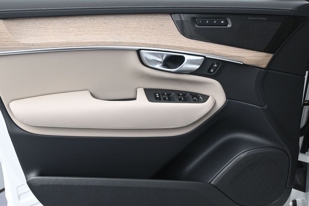2026 Volvo XC90 B6 Ultra