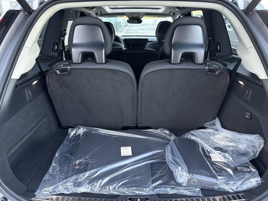 2026 Volvo XC90 B6 Core