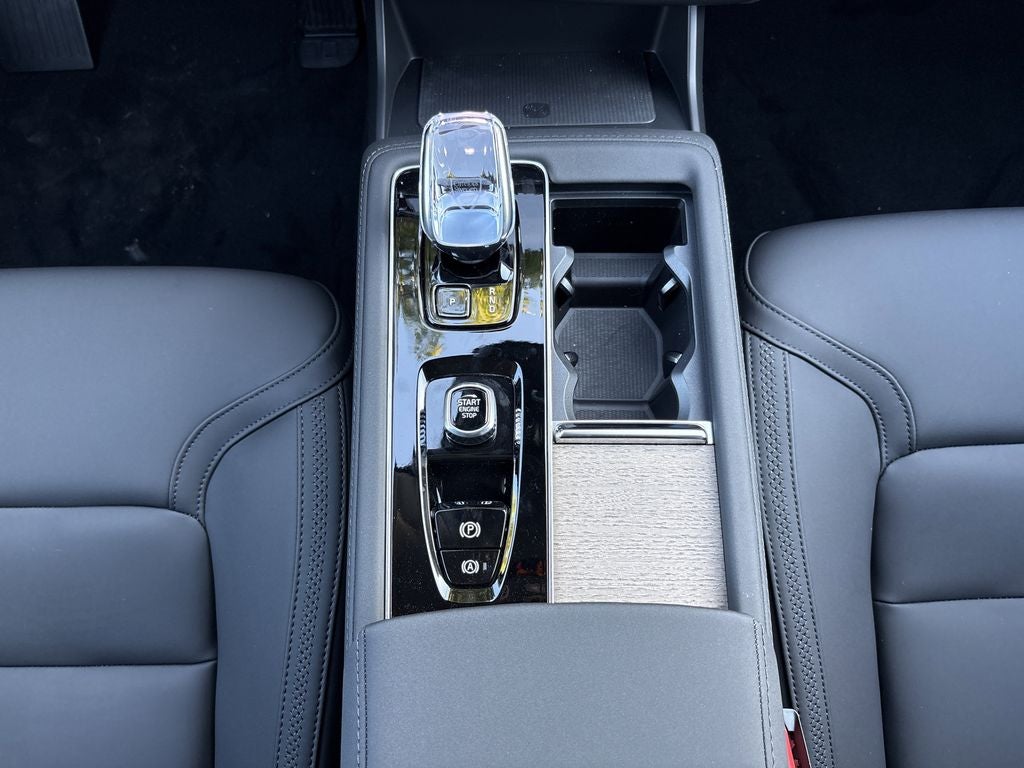 2026 Volvo XC90 B6 Core