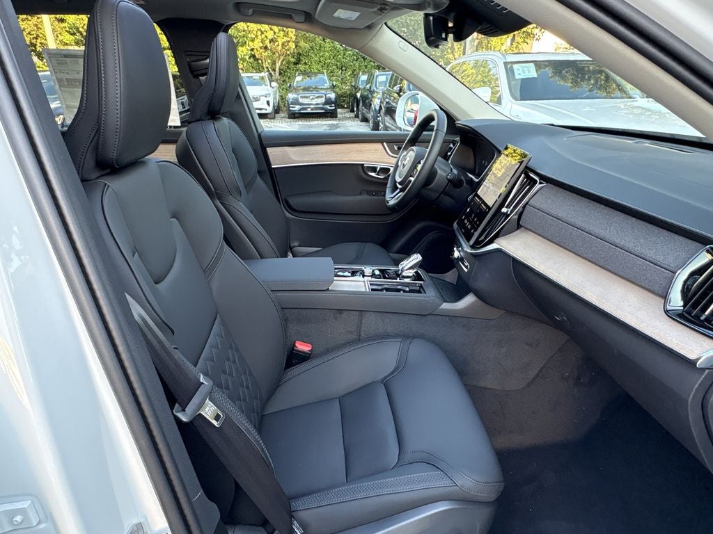 2026 Volvo XC90 B6 Core
