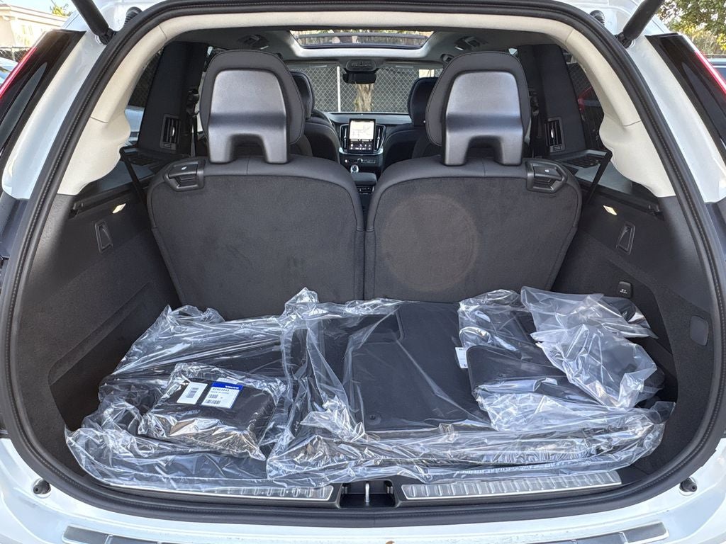 2026 Volvo XC90 B6 Core