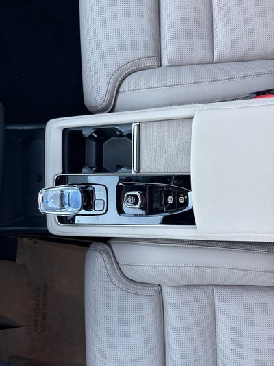 2026 Volvo XC90 B6 Ultra