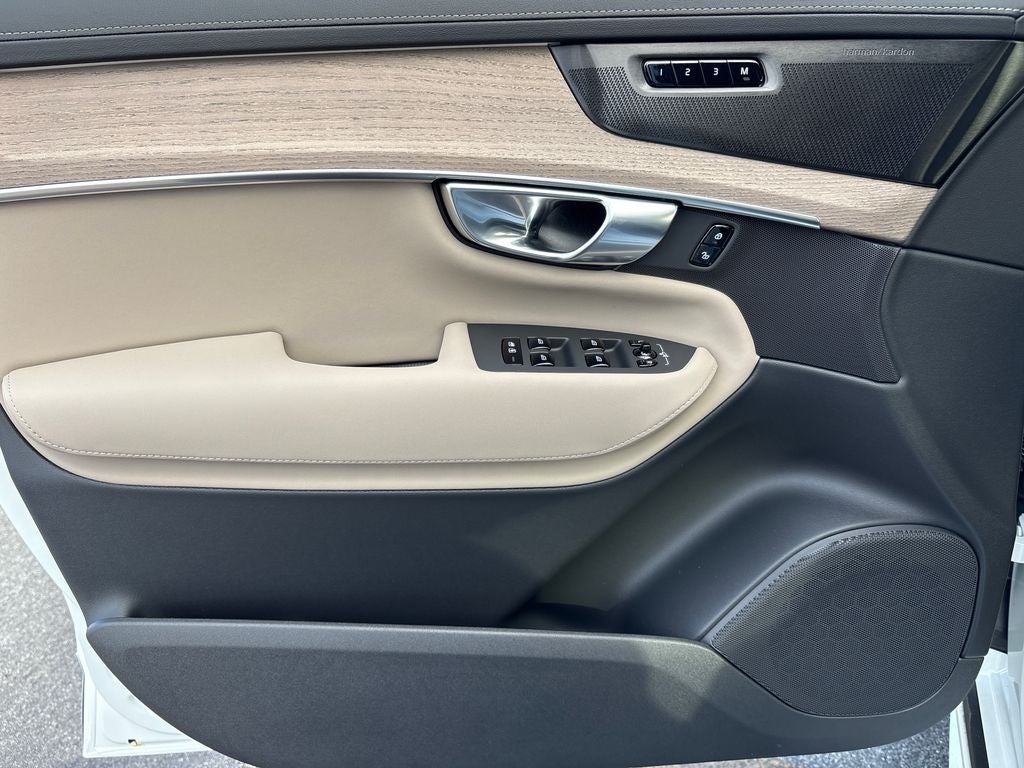 2026 Volvo XC90 B6 Ultra