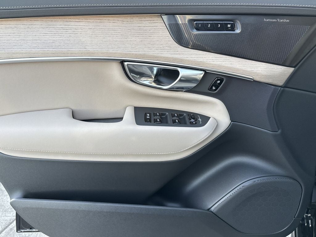 2026 Volvo XC90 B6 Ultra