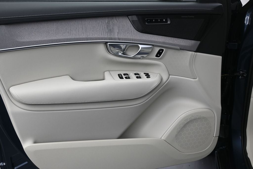 2026 Volvo XC90 B6 Ultra