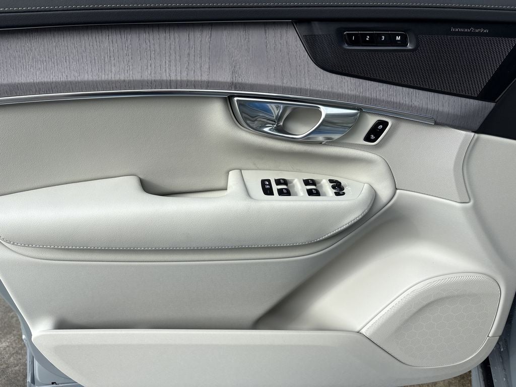 2026 Volvo XC90 B6 Ultra