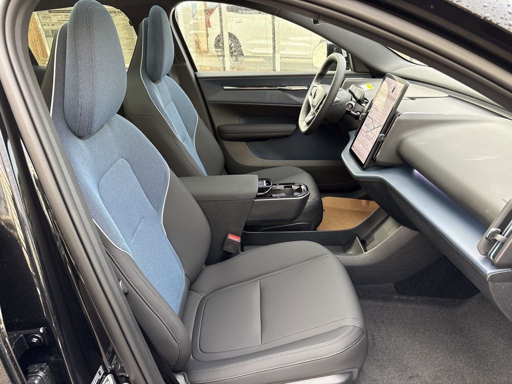 2026 Volvo EX30 Twin Motor Cross Country Ultra