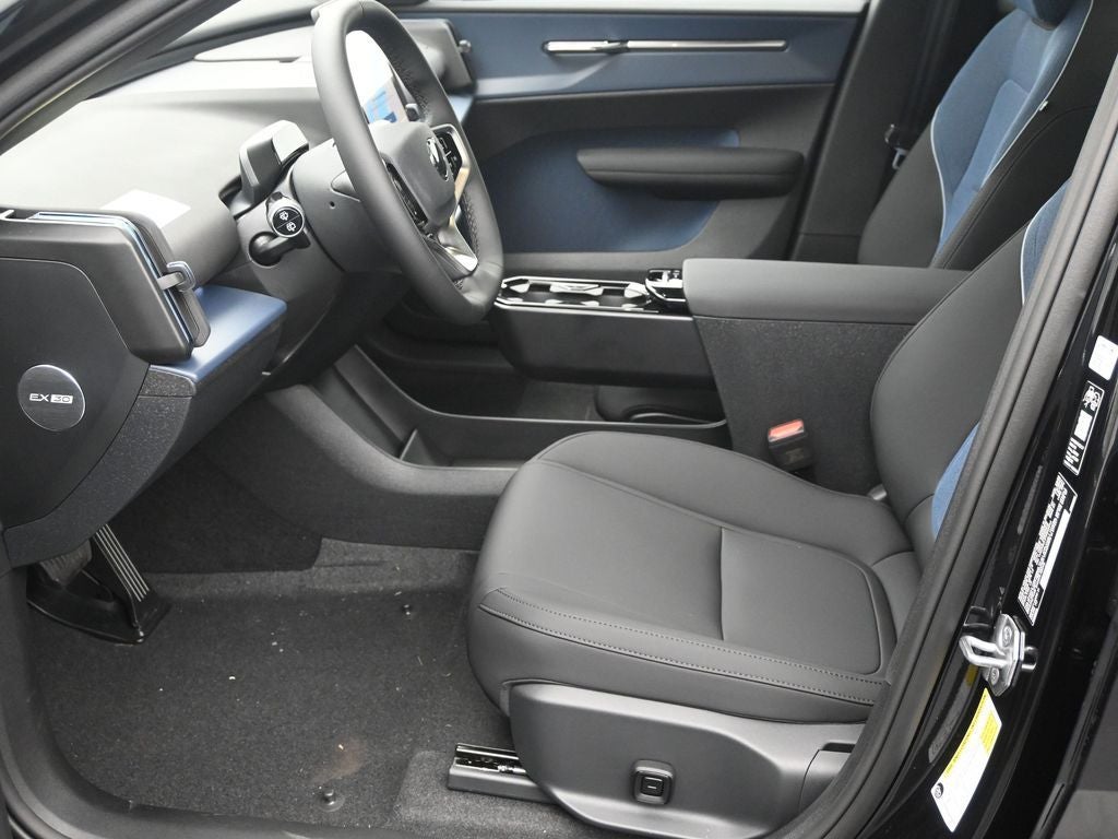 2026 Volvo EX30 Twin Motor Cross Country Ultra