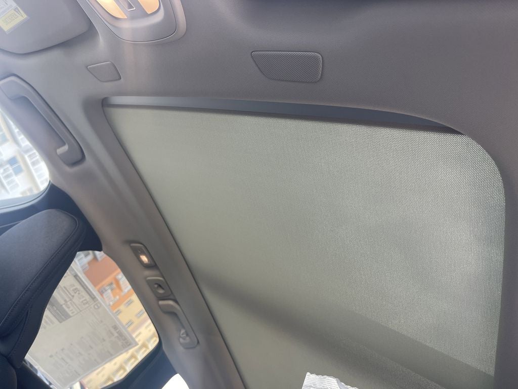 2023 Volvo XC60 Recharge Plug-In Hybrid T8 Core Bright Theme