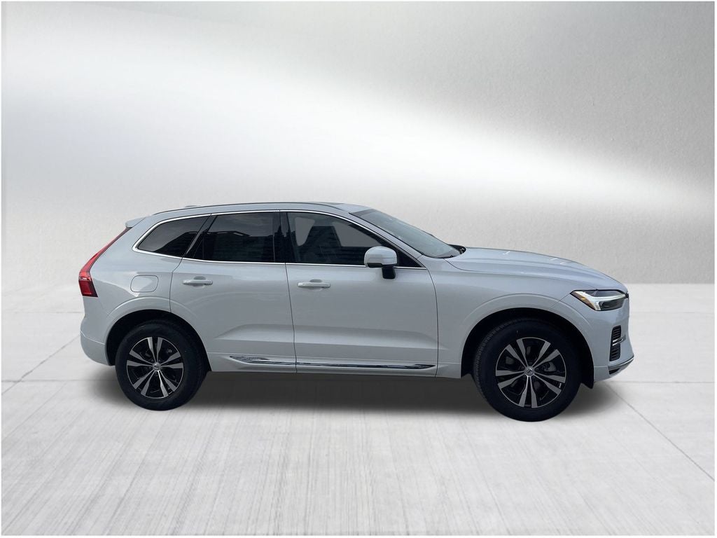 2023 Volvo XC60 Recharge Plug-In Hybrid T8 Core Bright Theme