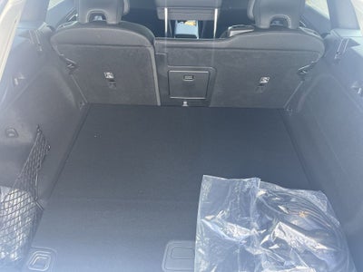 2023 Volvo XC60 Recharge Plug-In Hybrid T8 Core Bright Theme