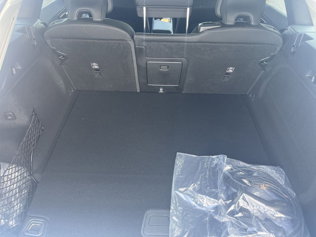 2023 Volvo XC60 Recharge Plug-In Hybrid T8 Core Bright Theme