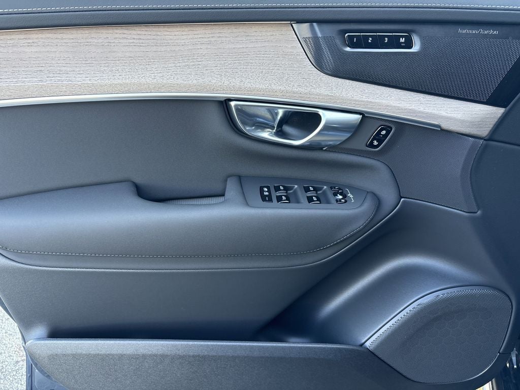 2026 Volvo XC90 Plug-In Hybrid T8 Plus 6 Passenger