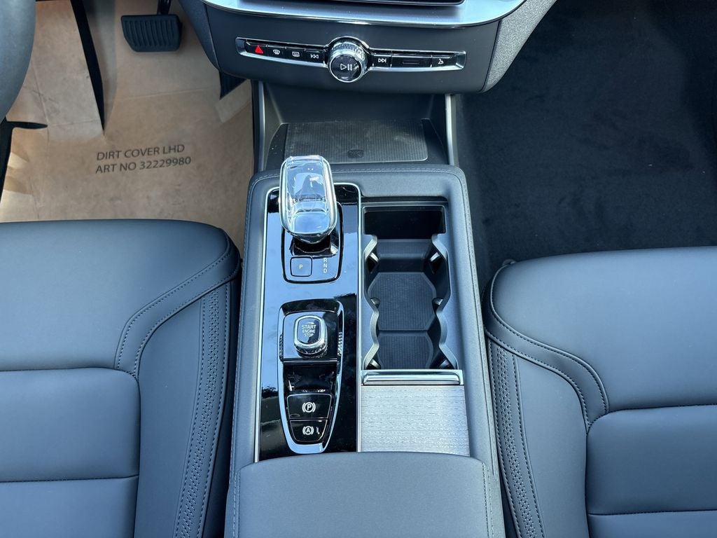 2026 Volvo XC90 Plug-In Hybrid T8 Plus 6 Passenger