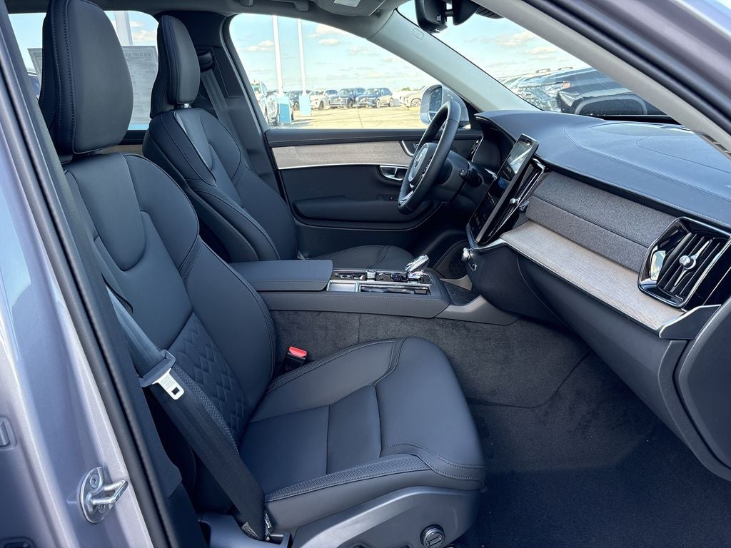 2026 Volvo XC90 Plug-In Hybrid T8 Plus 6 Passenger