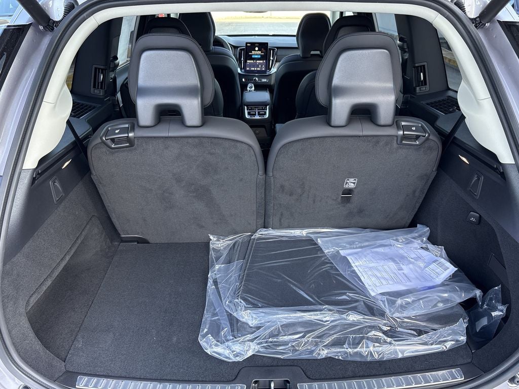 2026 Volvo XC90 Plug-In Hybrid T8 Plus 6 Passenger