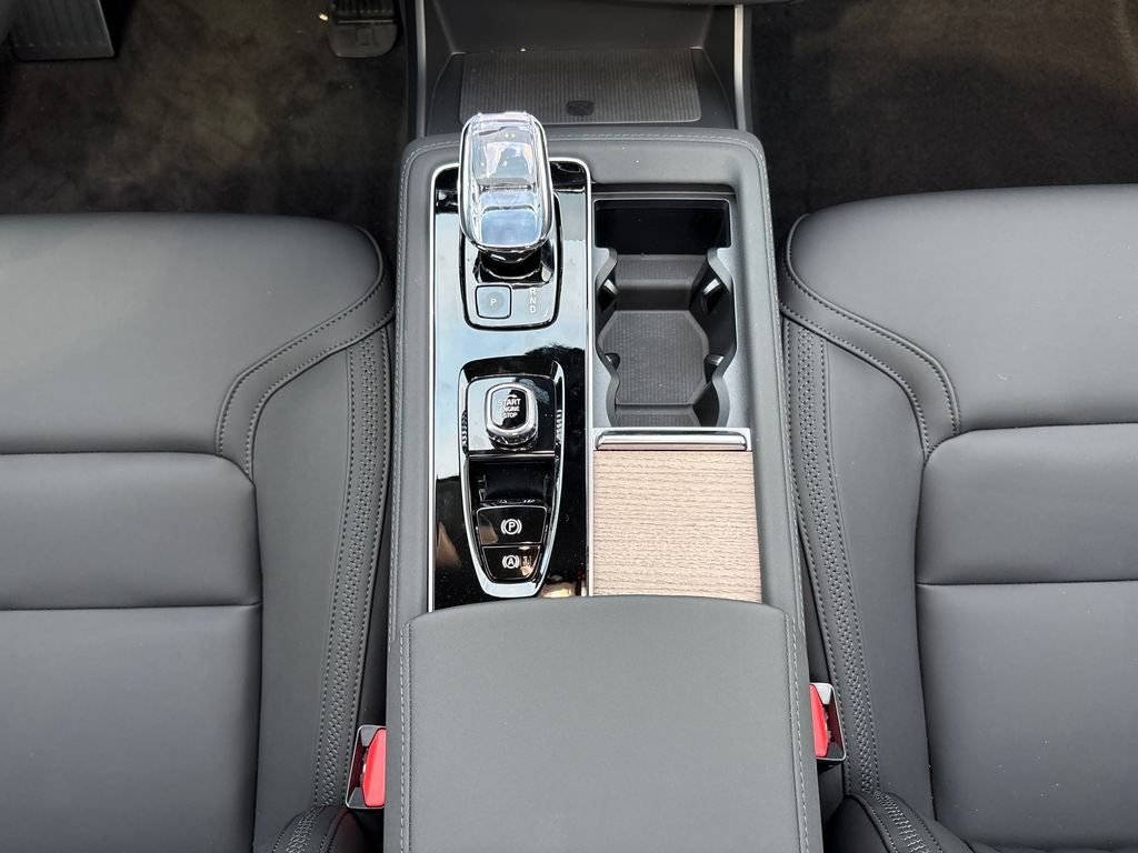 2026 Volvo XC90 Plug-In Hybrid T8 Plus 6 Passenger