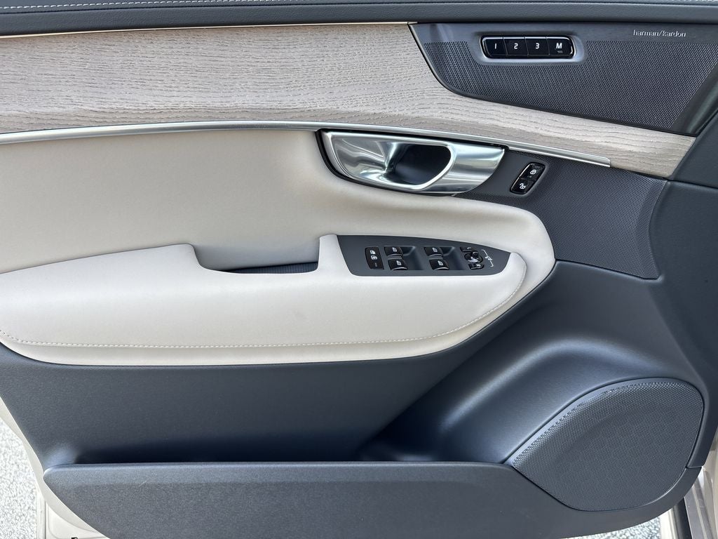 2026 Volvo XC90 Plug-In Hybrid T8 Plus 7 Passenger