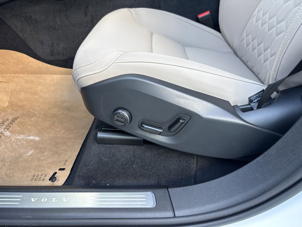 2026 Volvo XC90 Plug-In Hybrid T8 Plus 7 Passenger