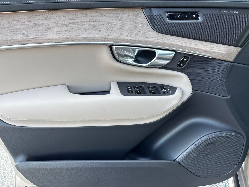 2026 Volvo XC90 Plug-In Hybrid T8 Plus 7 Passenger