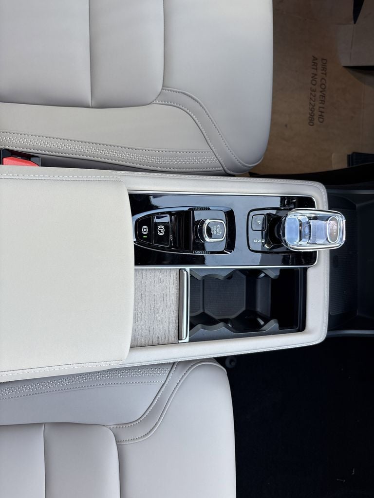 2026 Volvo XC90 Plug-In Hybrid T8 Plus 7 Passenger