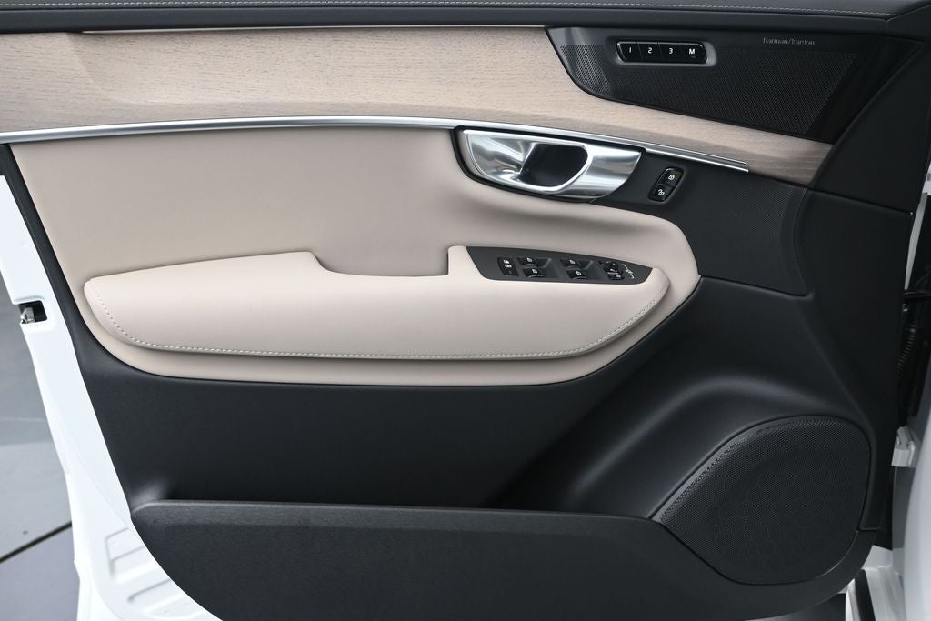 2026 Volvo XC90 Plug-In Hybrid T8 Plus 7 Passenger