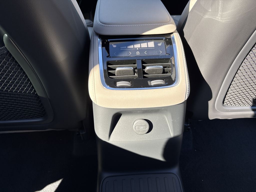 2026 Volvo XC90 Plug-In Hybrid T8 Ultra 7 Passenger